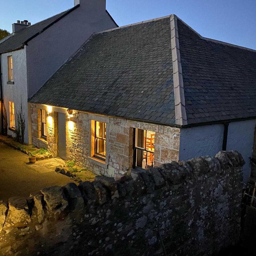 The Juniperlea Inn Pathhead Exterior photo